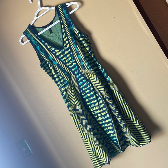 BCBG spring sweater dress fit n flare szM navy neon & teal - Picture 1 of 4